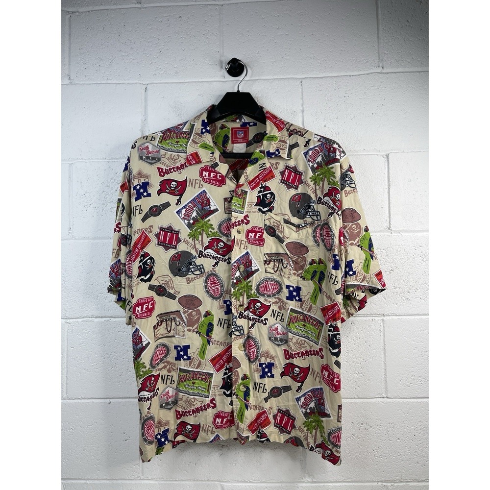 Tampa Bay Buccaneers Shirt Mens XL Cream NFL Football All Over Print Button